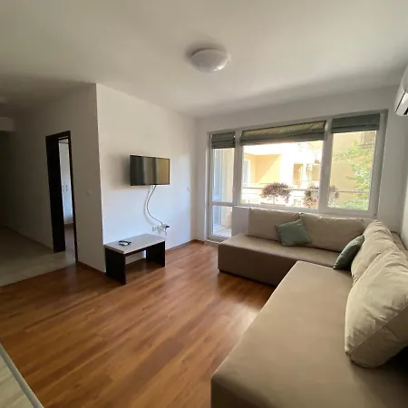 Dione * بوموري