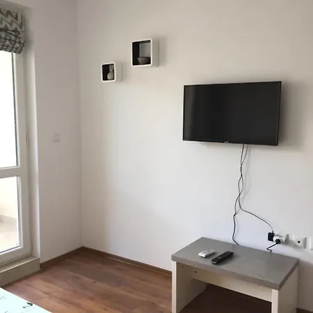 Dione شقة بوموري